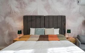 The Chic Retreat